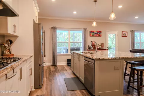 Kitchen - 621 Bunchgrass St, Evans, GA 30809 photo 8 of 11