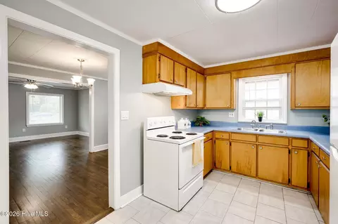 Kitchen - 129 Greene St, Augusta, GA 30901 photo 2 of 3