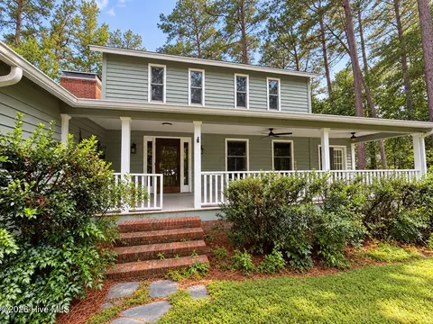 225 Mitchell Rd, Southern Pines, NC 28387