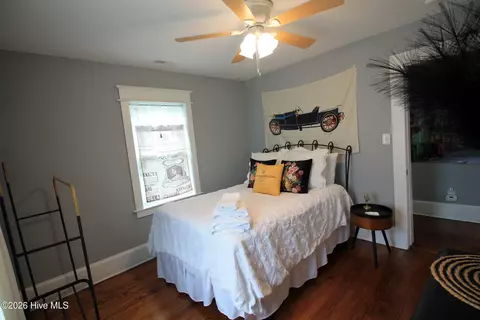 Bedroom - 400 E 11th St, Washington, NC 27889 photo 4 of 4
