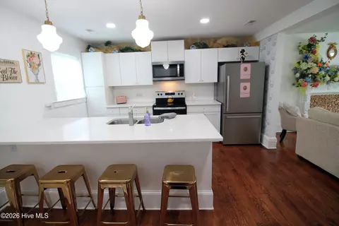 Kitchen - 400 E 11th St, Washington, NC 27889 photo 2 of 4