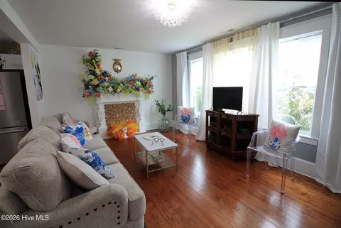 Living - 400 E 11th St, Washington, NC 27889 photo 1 of 1