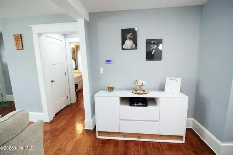 Entry Way - 400 E 11th St, Washington, NC 27889 photo 2 of 3