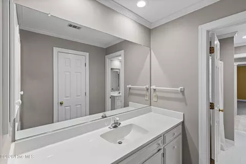 Bath - 724 Jones Crk, Evans, GA 30809 photo 5 of 7