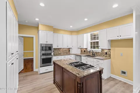 Kitchen - 724 Jones Crk, Evans, GA 30809 photo 2 of 5
