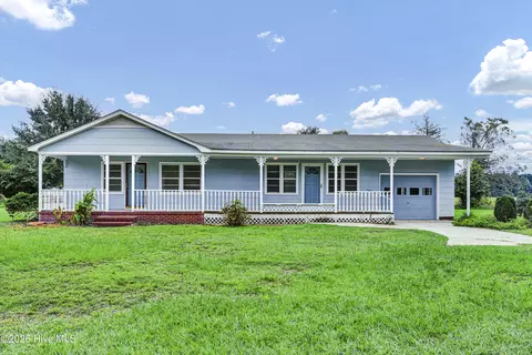 6285 Stag Park Rd, Burgaw, NC 28425