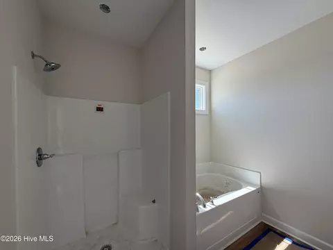 Bath - 14 Silver Ct, Smithfield, NC 27577 photo 2 of 4