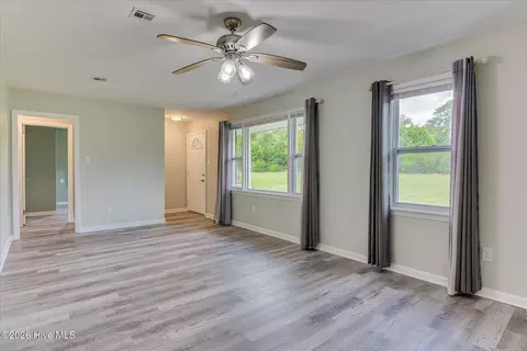 Living - 255 Edwards Dr, Evans, GA 30809 photo 2 of 4