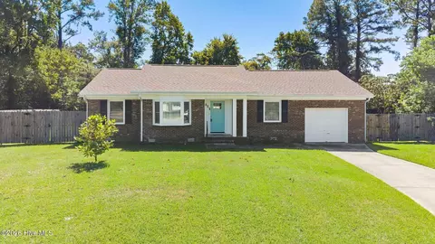 111 Ronny Ct, Jacksonville, NC 28546