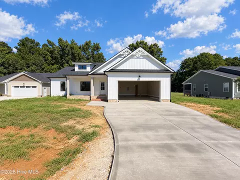 32 Clio Ct, Selma, NC 27576
