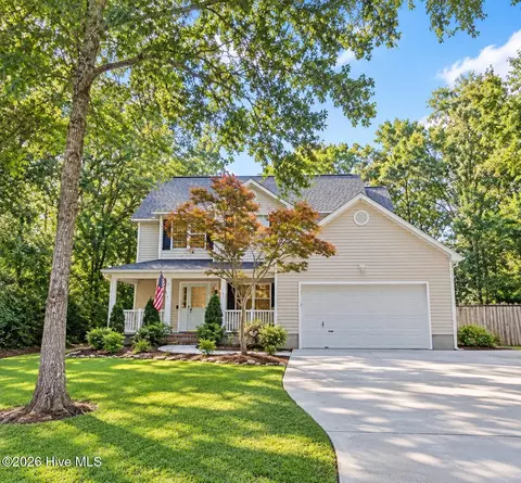 147 Bayshore Dr, Sneads Ferry, NC 28460