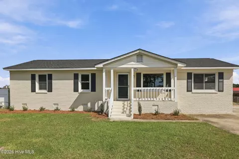 104 Oak Grove Ave, Greenville, NC 27834