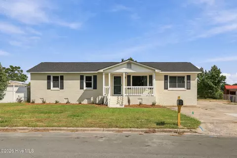 104 Oak Grove Ave, Greenville, NC 27834
