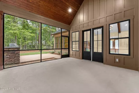 Exterior - 112 Crescent Dr, Mccormick, SC 29835 photo 3 of 7