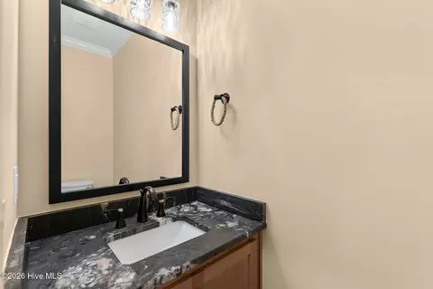 Bath - 112 Crescent Dr, Mccormick, SC 29835 photo 1 of 8