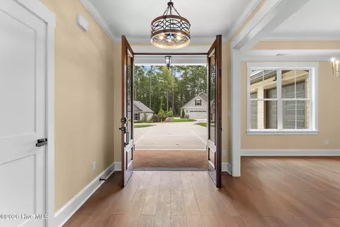 Entry Way - 112 Crescent Dr, Mccormick, SC 29835 photo 2 of 6