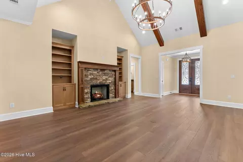 Living - 112 Crescent Dr, Mccormick, SC 29835 photo 3 of 4