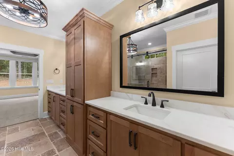 Bath - 112 Crescent Dr, Mccormick, SC 29835 photo 3 of 8