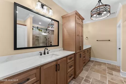 Bath - 112 Crescent Dr, Mccormick, SC 29835 photo 2 of 8