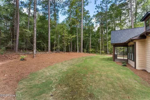 Exterior - 112 Crescent Dr, Mccormick, SC 29835 photo 5 of 7