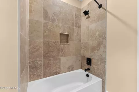 Bath - 112 Crescent Dr, Mccormick, SC 29835 photo 7 of 8