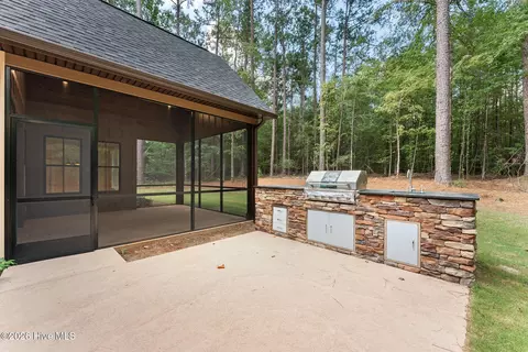 Exterior - 112 Crescent Dr, Mccormick, SC 29835 photo 4 of 7