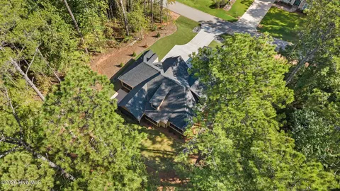View/Area - 112 Crescent Dr, Mccormick, SC 29835 photo 4 of 6