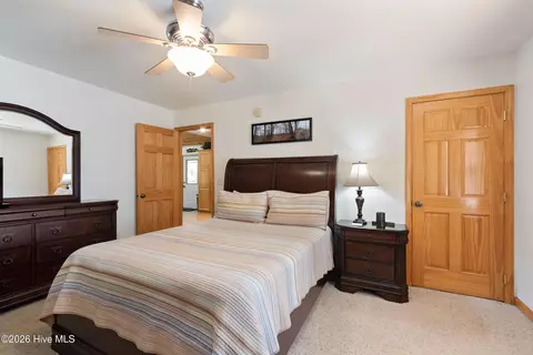 Bedroom - 660 Buck Ridge Dr, Murphy, NC 28906 photo 2 of 8