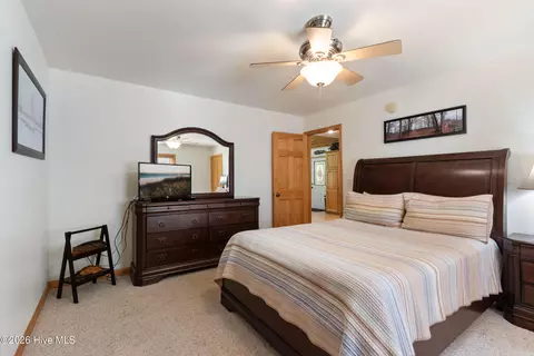 Bedroom - 660 Buck Ridge Dr, Murphy, NC 28906 photo 3 of 8