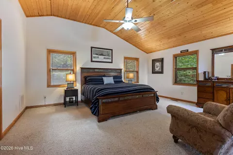 Bedroom - 660 Buck Ridge Dr, Murphy, NC 28906 photo 4 of 8