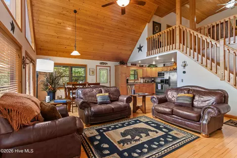 Living - 660 Buck Ridge Dr, Murphy, NC 28906 photo 2 of 2
