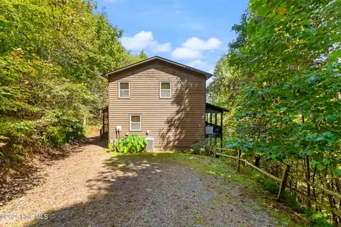 Exterior - 660 Buck Ridge Dr, Murphy, NC 28906 photo 14 of 15