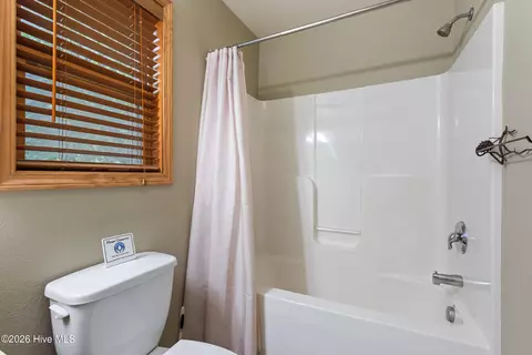 Bath - 660 Buck Ridge Dr, Murphy, NC 28906 photo 4 of 7