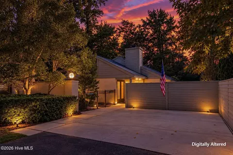 1425 Suncourt Villa Dr, Wilmington, NC 28409