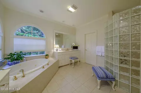 Bath - 65 Abbottsford Dr, Pinehurst, NC 28374 photo 1 of 6
