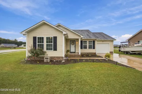 800 Compass Dr, Elizabeth City, NC 27909