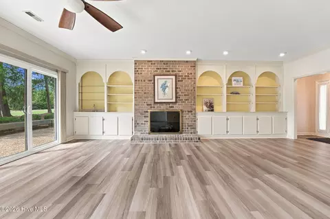 Living - 140 Safford Dr, Pinehurst, NC 28374 photo 3 of 6