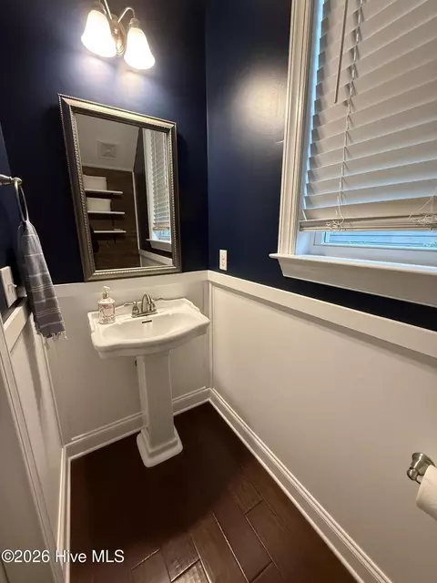 Bath - 1001 Glenhaven Dr, Evans, GA 30809 photo 2 of 6