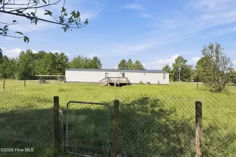 Exterior - 135 Meadow Ln, Hamlet, NC 28345 photo 7 of 10