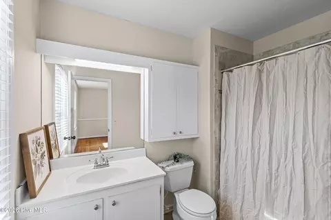 Bath - 233 Chatham Rd, Augusta, GA 30907 photo 2 of 3