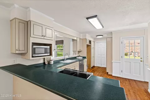 Kitchen - 233 Chatham Rd, Augusta, GA 30907 photo 3 of 6