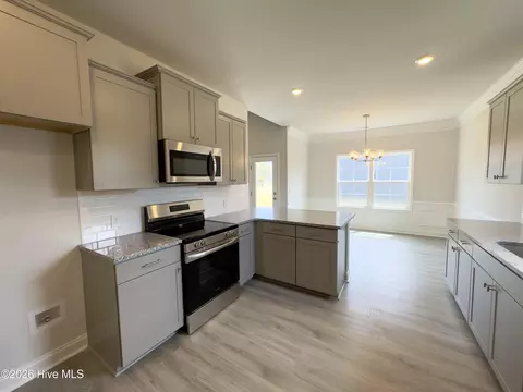 Kitchen - 2105 Sandbrook Loop, Leland, NC 28451 photo 2 of 3