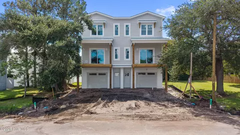 305 Birmingham Ave #1, Carolina Beach, NC 28428