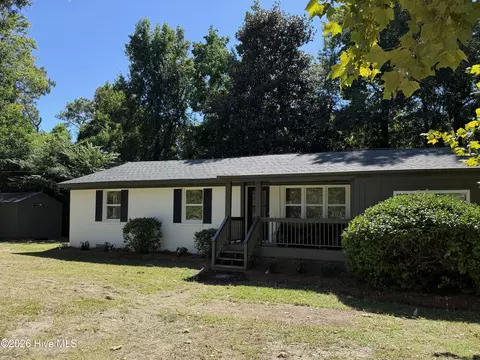 2128 Yaupon Dr, Wilmington, NC 28401