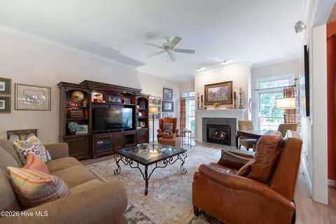Living - 29 Abbottsford Dr, Pinehurst, NC 28374 photo 1 of 2
