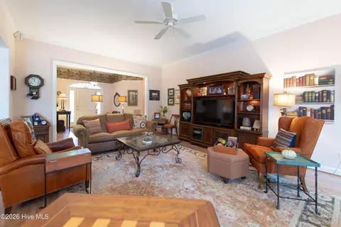 Living - 29 Abbottsford Dr, Pinehurst, NC 28374 photo 2 of 2
