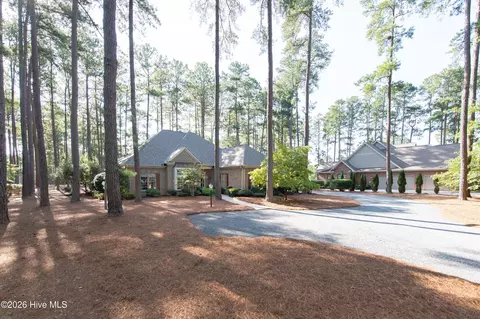 Exterior - 29 Abbottsford Dr, Pinehurst, NC 28374 photo 2 of 21