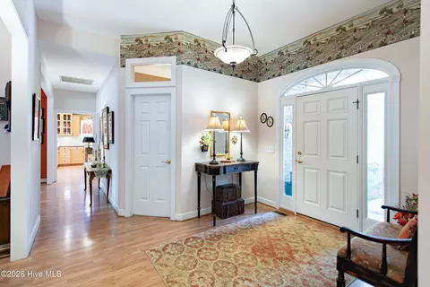Entry Way - 29 Abbottsford Dr, Pinehurst, NC 28374 photo 2 of 5