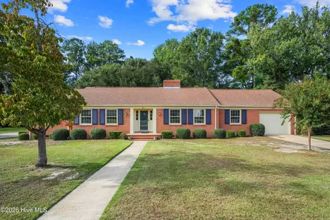 611 Gloucester Rd, Goldsboro, NC 27534