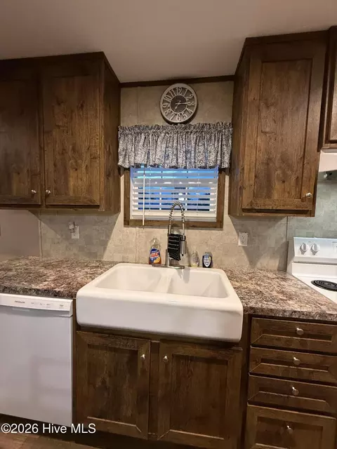 Kitchen - 910 Mccaskill Dr, Kinston, NC 28501 photo 6 of 6